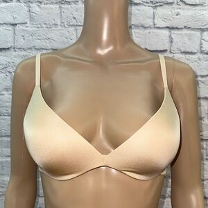 Skims Wireless Form Super Push-Up Bra